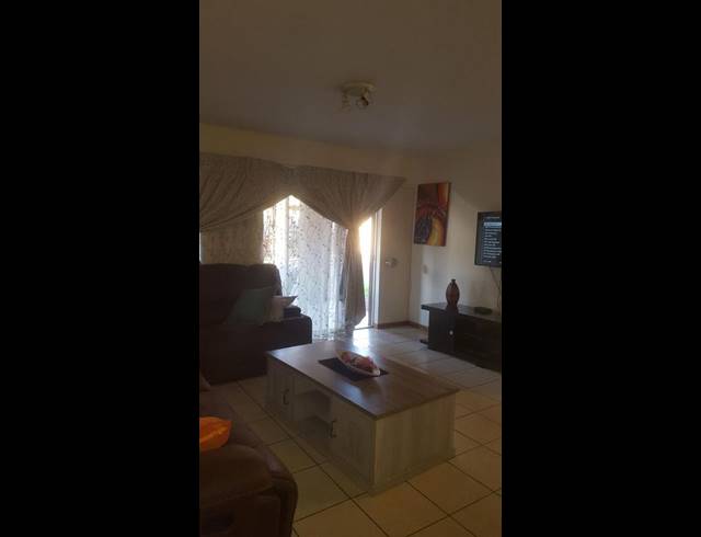 2 BEDROOM PROPERTY TO RENT IN VAN DYK PARK